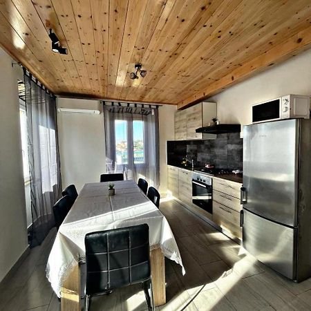 Amani Modern Apartment Lumbarda Kültér fotó