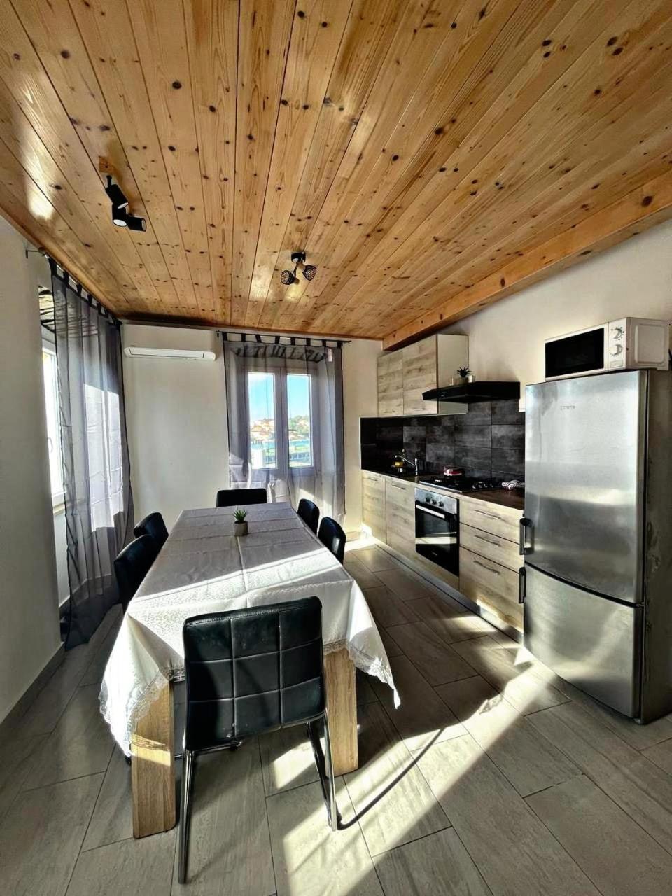 Amani Modern Apartment Lumbarda Kültér fotó
