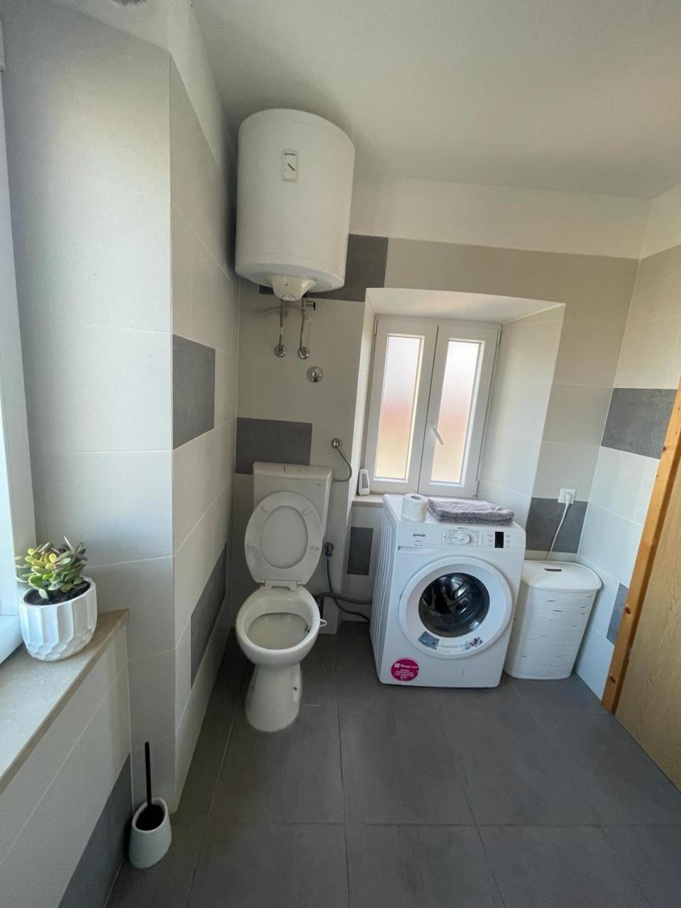 Amani Modern Apartment Lumbarda Kültér fotó
